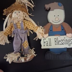 Fall Scarecrow and Sign Decor